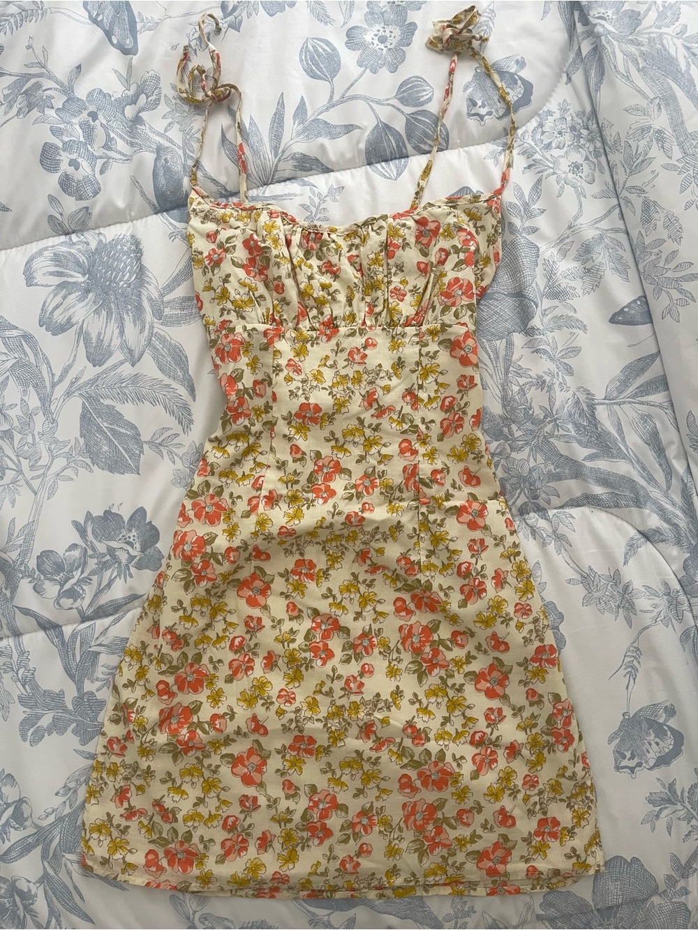 90s Tie-Shoulder Floral Mini Dress in Cream and Coral